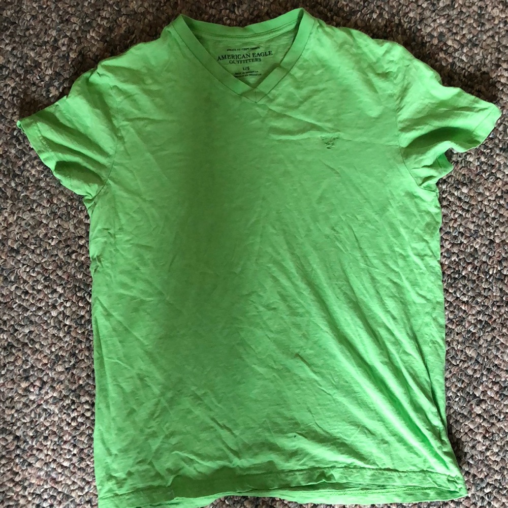 American Eagle V neck